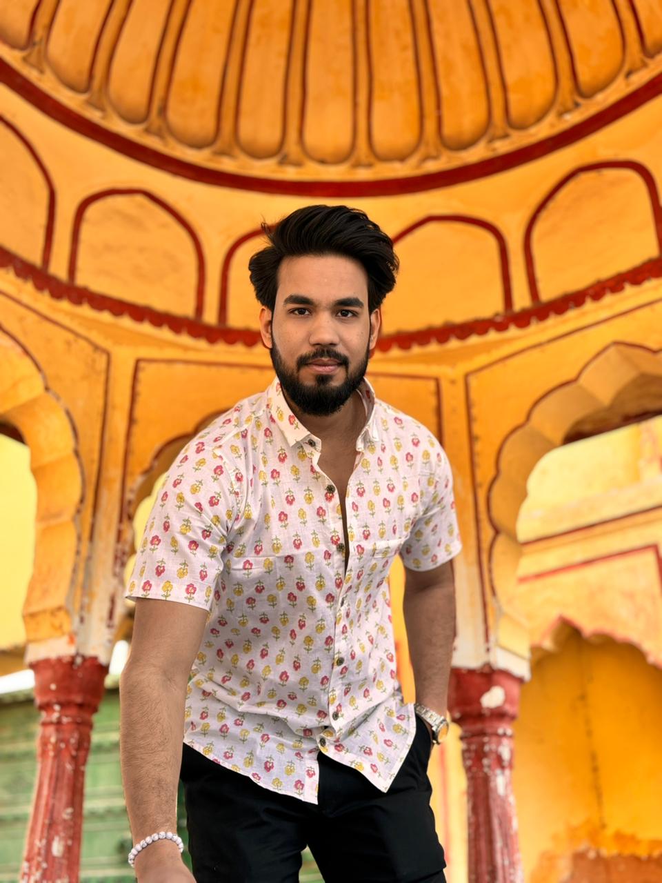 Men’s Floral Printed Short-Sleeve Cotton Shirt