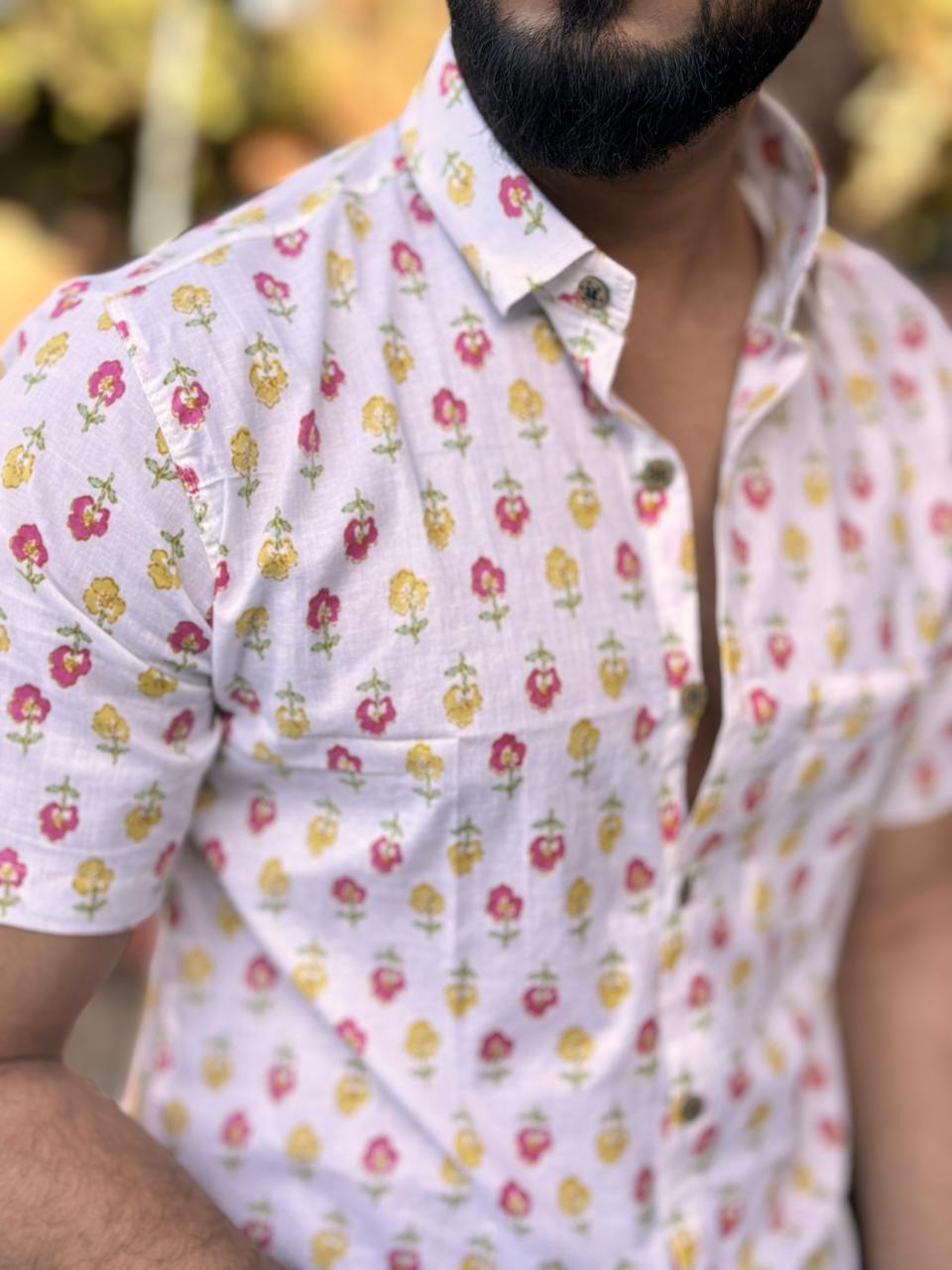 Men’s Floral Printed Short-Sleeve Cotton Shirt